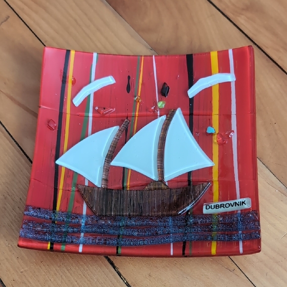 Source Unknown Other - Source Unknown Red and White Glass  Plate Dubrovnik Croatia Souvenir